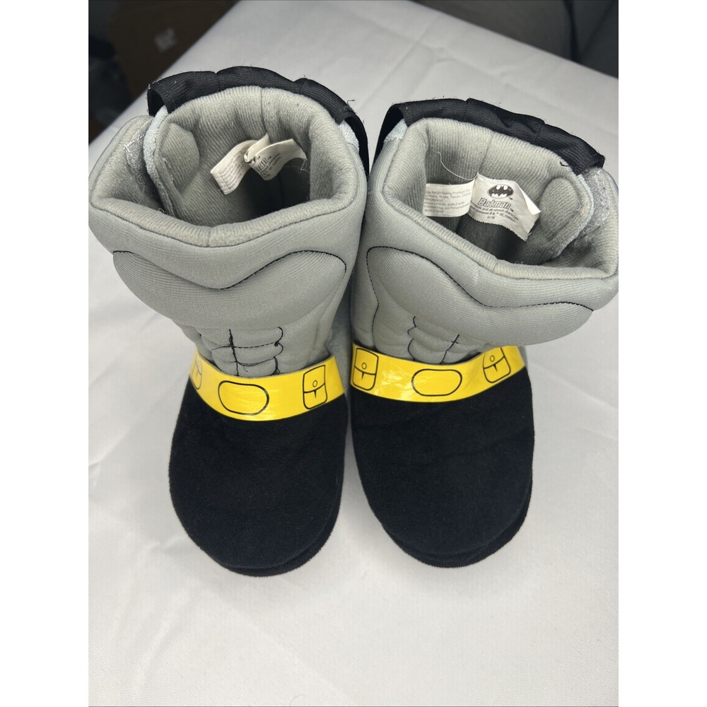Batman  Boys Character Slippers Size M 9/10